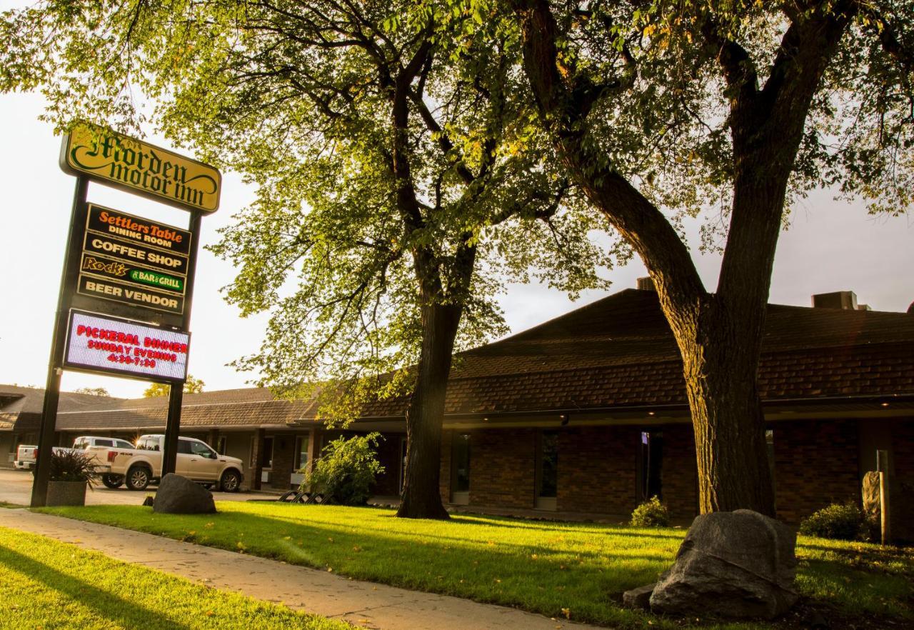 Morden Motor Inn Exterior photo